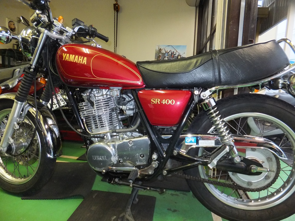 バイクの板金塗装　SR400